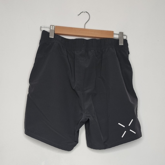 Ten thousand shorts - Picture 4 of 4